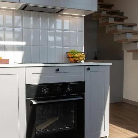 M8 Modern Two-floor דירה
