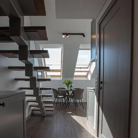 M8 Modern Two-floor *