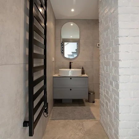 M8 Modern Two-floor *