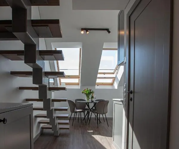 M8 Modern Two-floor *