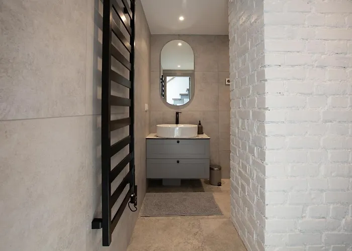 M8 Modern Two-floor *